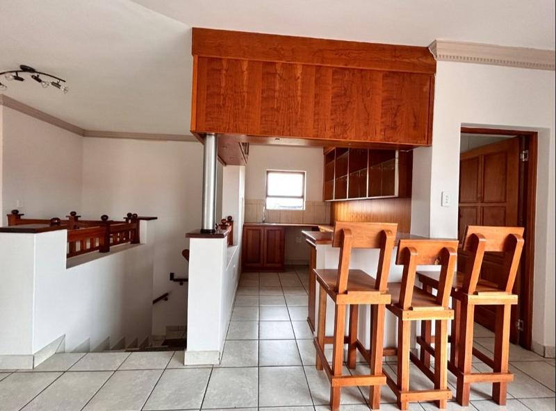 6 Bedroom Property for Sale in Birdwood Estate North West